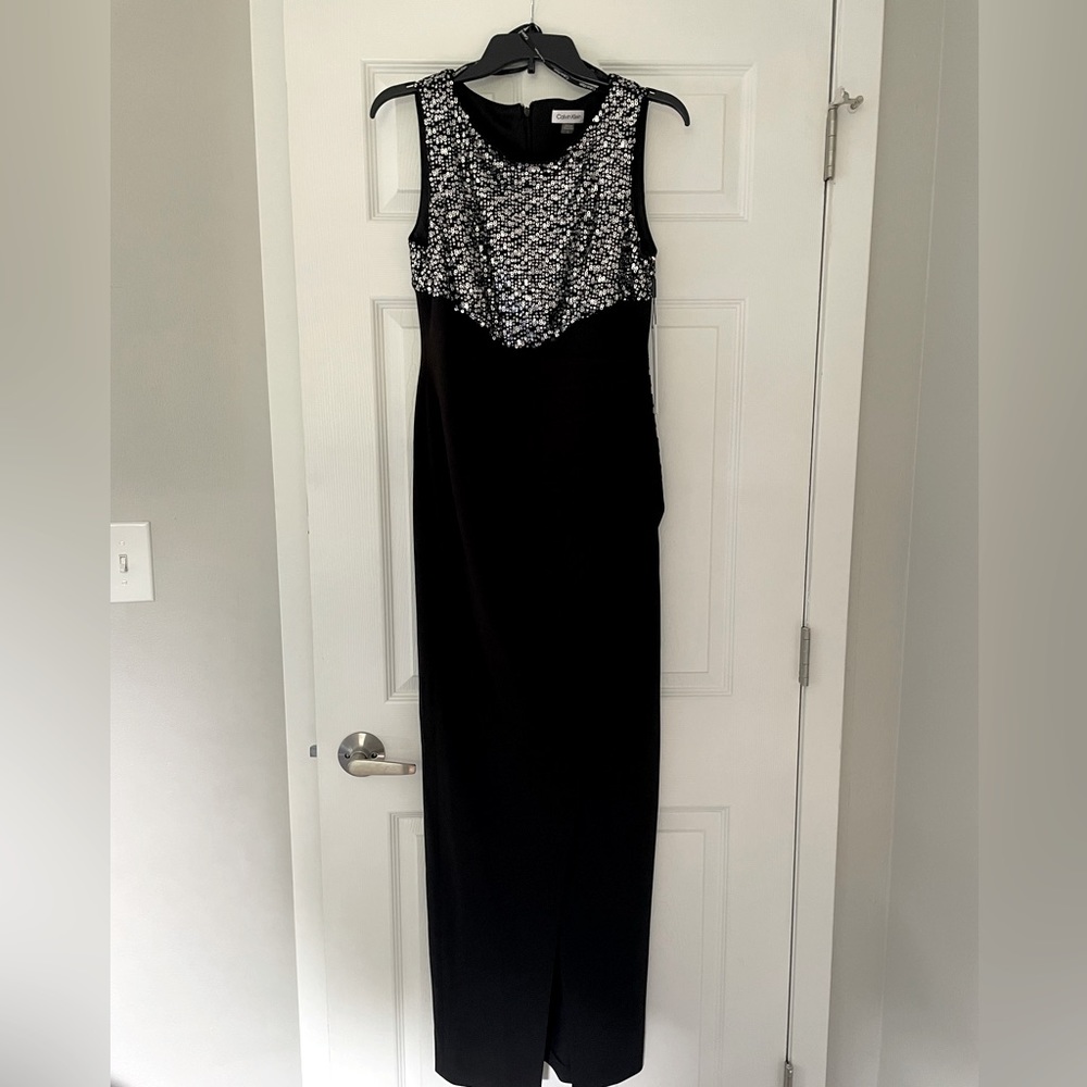 NWT Calvin Klein black/sequence Women’s SZ 6 floor length dress